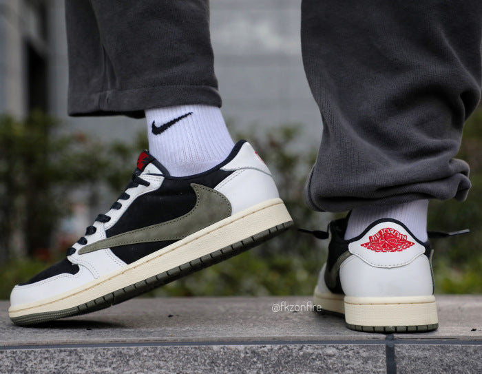 Travis Scott x Air Jordan 1 Low OG SP WMNS Olive