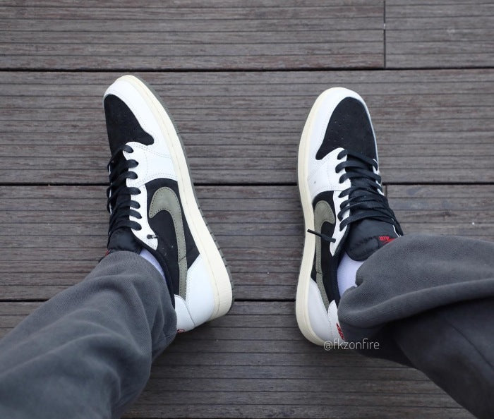 Travis Scott x Air Jordan 1 Low OG SP WMNS Olive