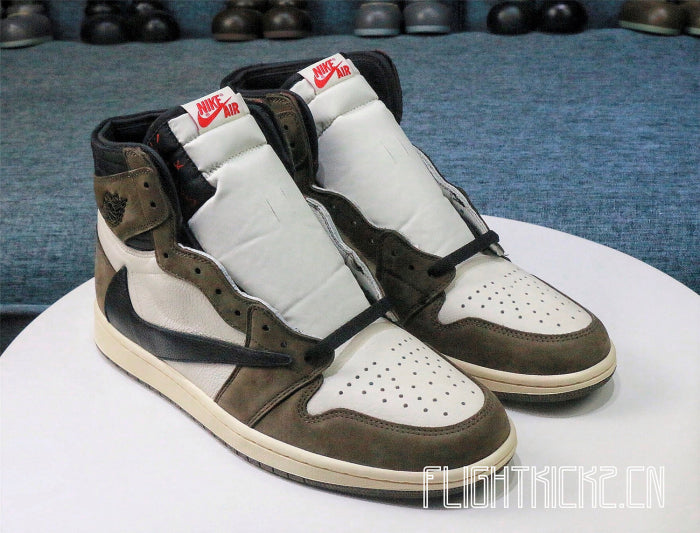 Travis Scott x Air Jordan 1 Retro High Dark Mocha