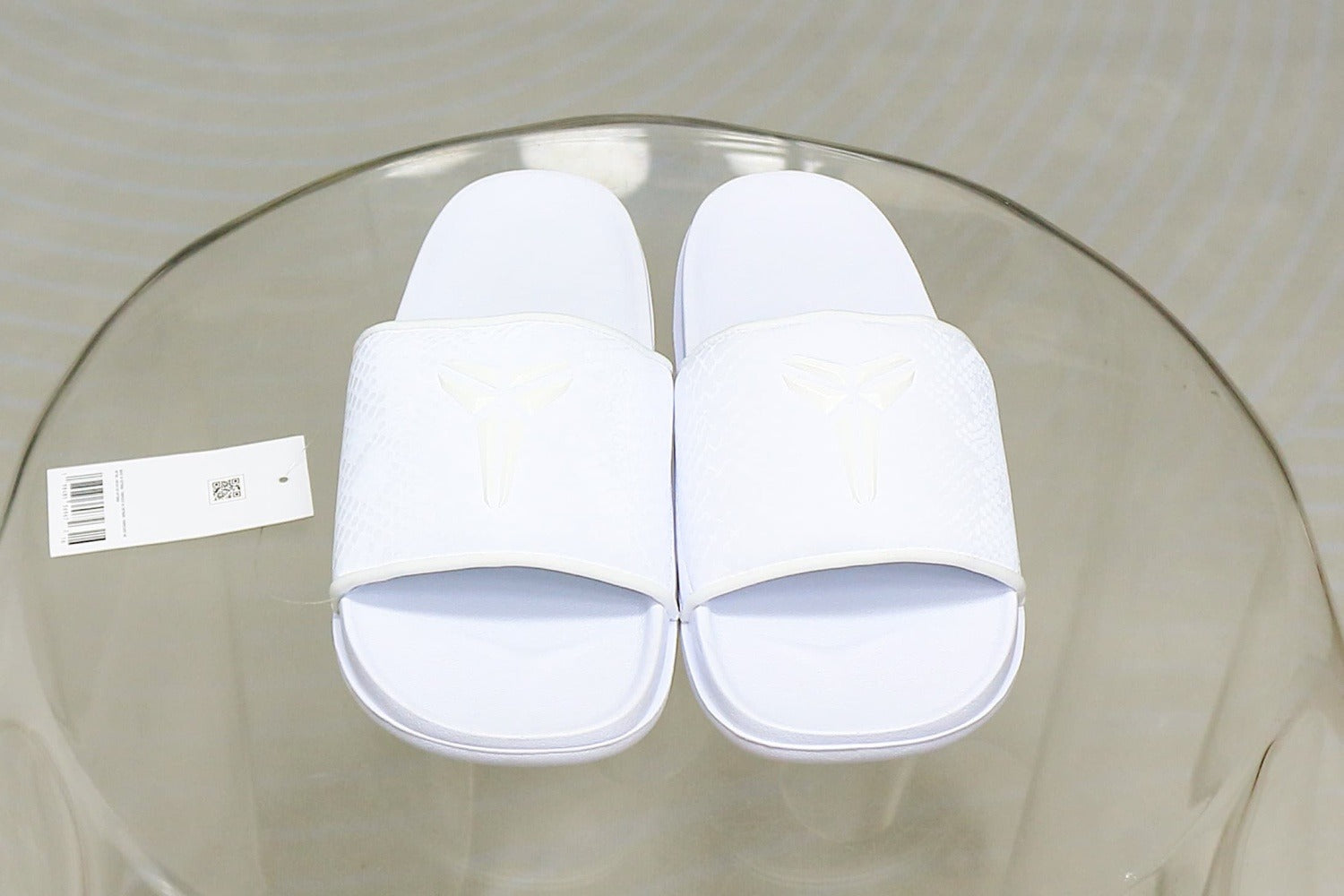 Chinelo Nike Kobe Offcourt Triple White  (UA)
