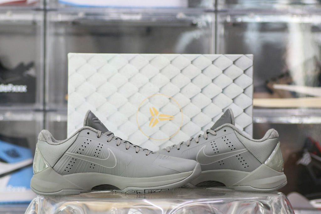 Nike Kobe 5 Black Mamba Collection Fade to Black (UA)
