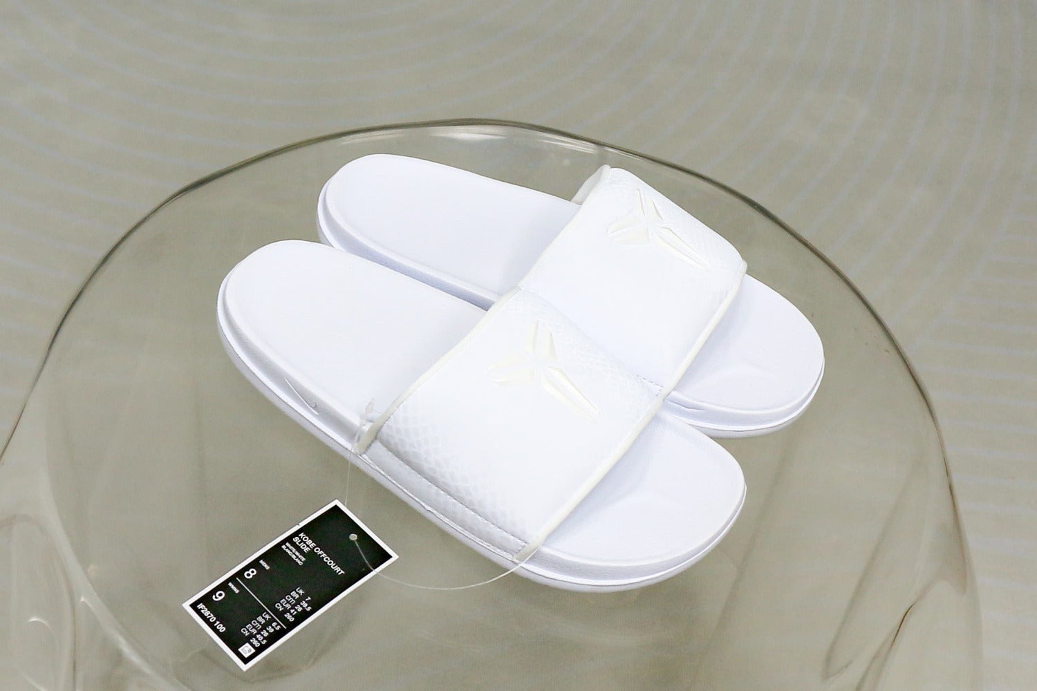 Chinelo Nike Kobe Offcourt Triple White  (UA)