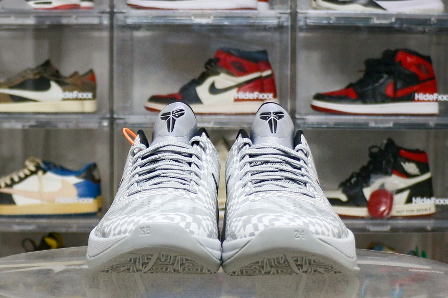 Nike Kobe 5 Protro Zebra PENike Kobe 5 Protro Zebra PE (UA)