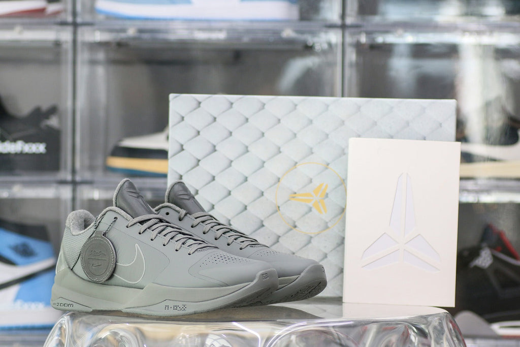Nike Kobe 5 Black Mamba Collection Fade to Black (UA)