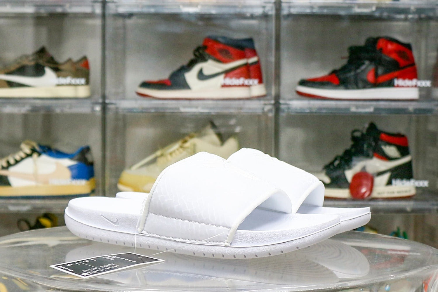Chinelo Nike Kobe Offcourt Triple White  (UA)