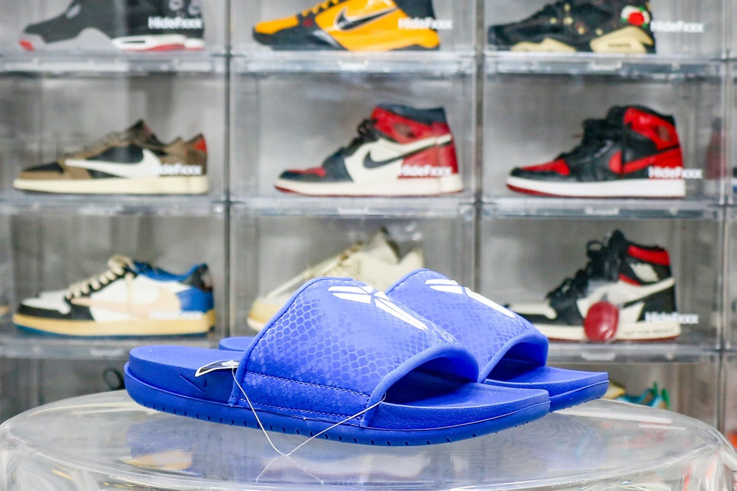 Chinelo Nike Kobe Offcourt Hyper Royal (UA)
