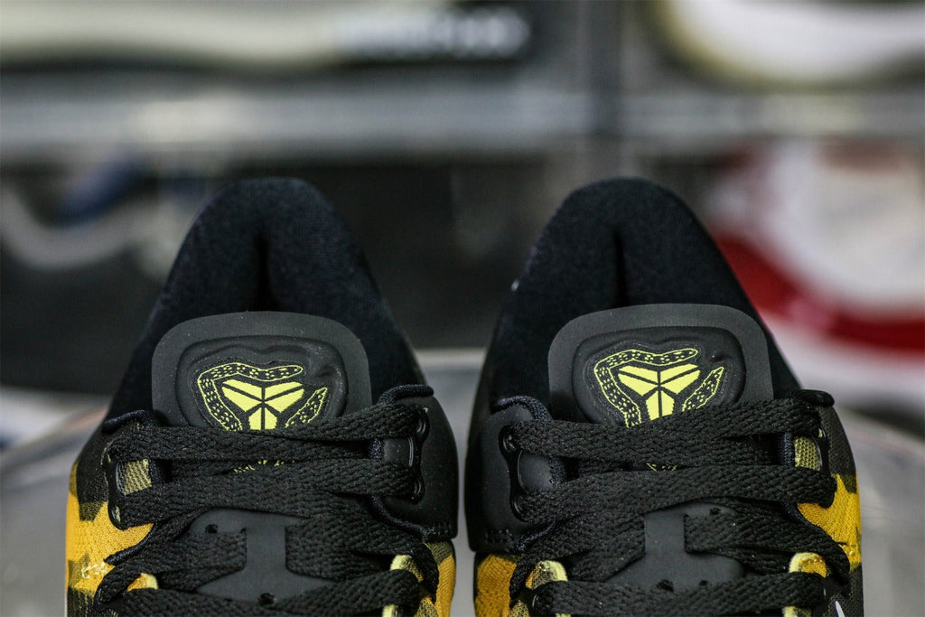 Kobe 8 'Sulfur Electric' 2012 (UA)