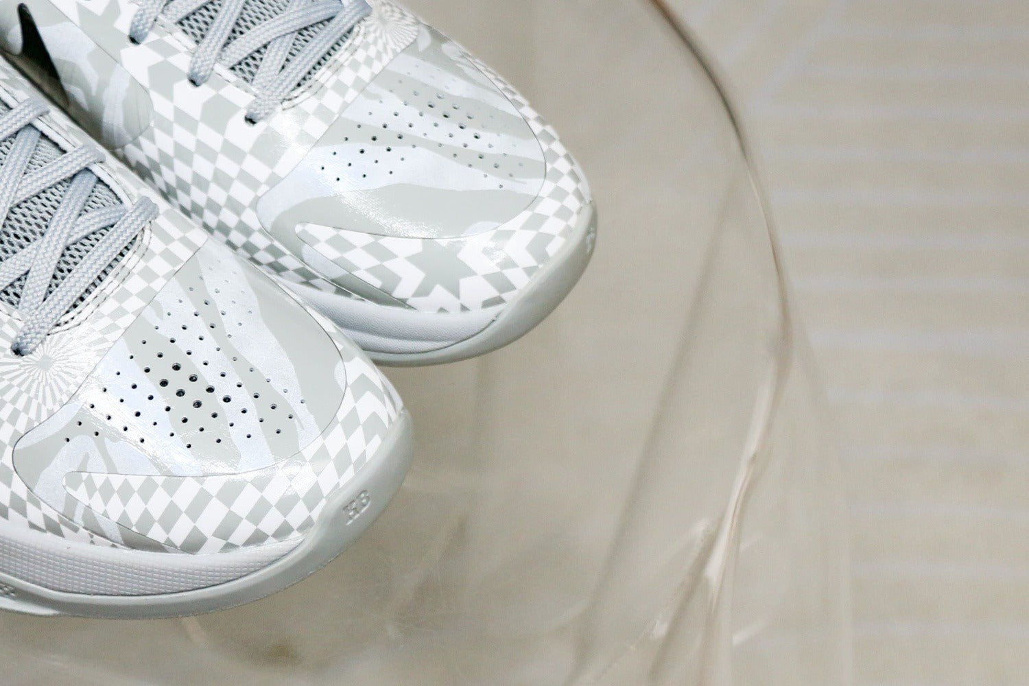 Nike Kobe 5 Protro Zebra PENike Kobe 5 Protro Zebra PE (UA)