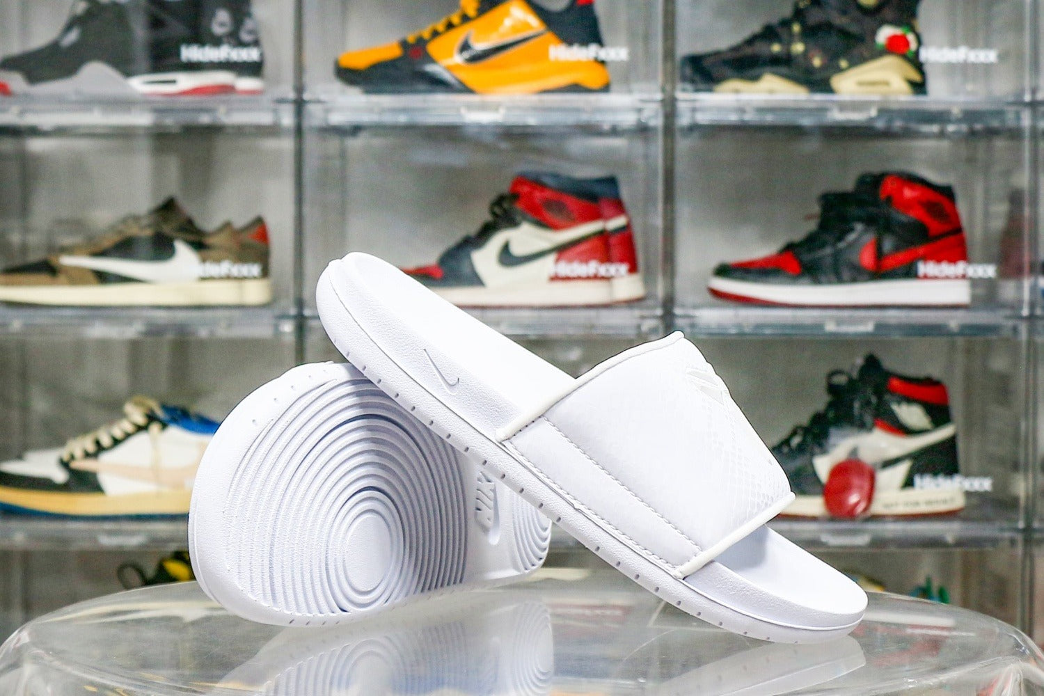 Chinelo Nike Kobe Offcourt Triple White  (UA)