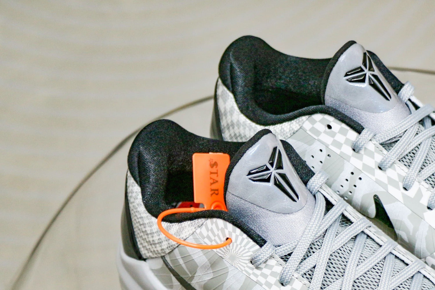 Nike Kobe 5 Protro Zebra PENike Kobe 5 Protro Zebra PE (UA)
