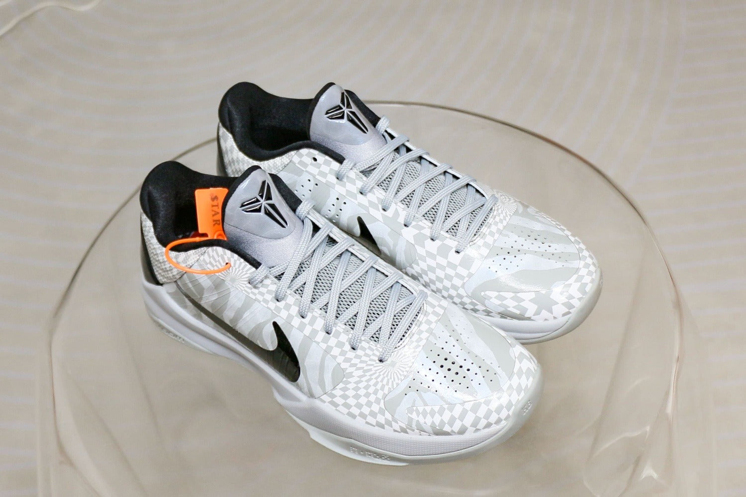 Nike Kobe 5 Protro Zebra PENike Kobe 5 Protro Zebra PE (UA)