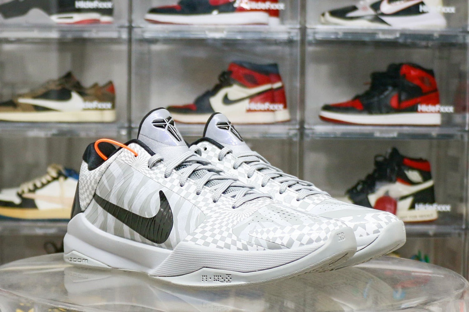 Nike Kobe 5 Protro Zebra PENike Kobe 5 Protro Zebra PE (UA)