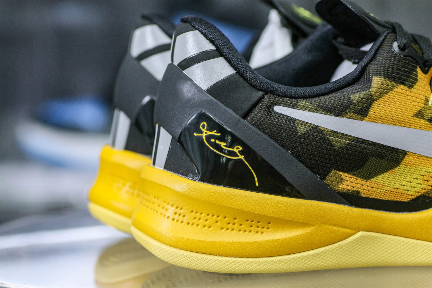 Kobe 8 'Sulfur Electric' 2012 (UA)