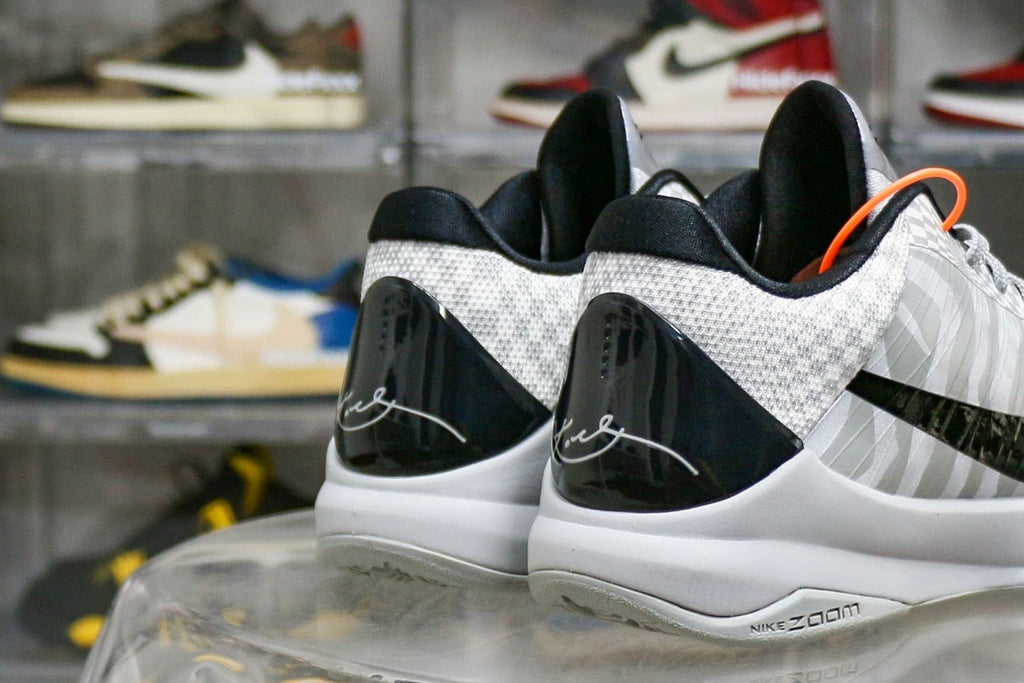 Nike Kobe 5 Protro Zebra PENike Kobe 5 Protro Zebra PE (UA)