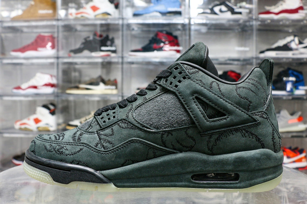 Kaws X Air Jordan 4 Retro Black 2017 (UA)