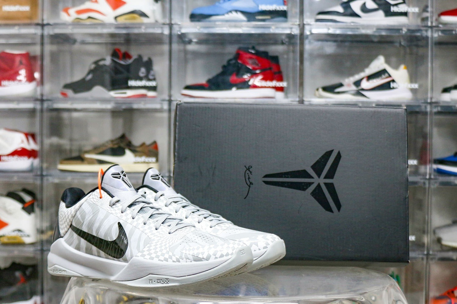 Nike Kobe 5 Protro Zebra PENike Kobe 5 Protro Zebra PE (UA)
