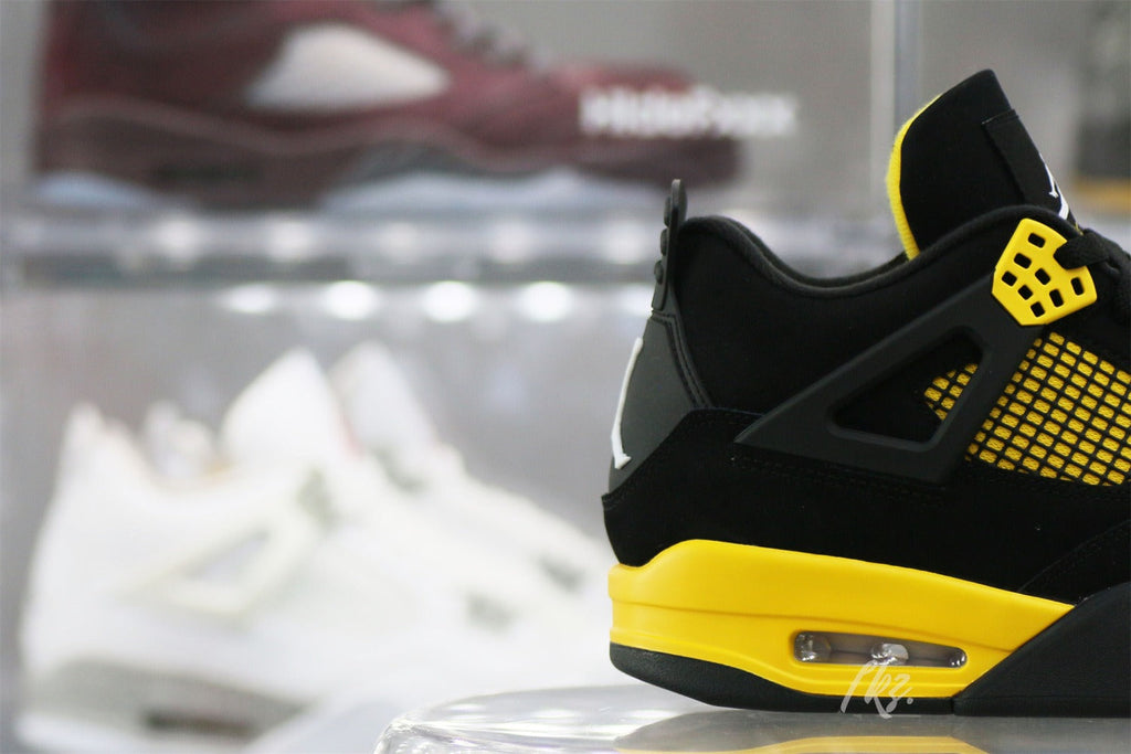 Air Jordan 4 Retro Thunder 2023 (UA)