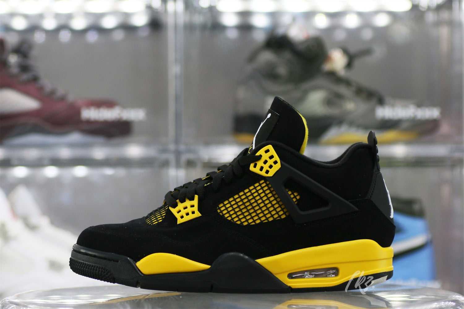 Air Jordan 4 Retro Thunder 2023 (UA)