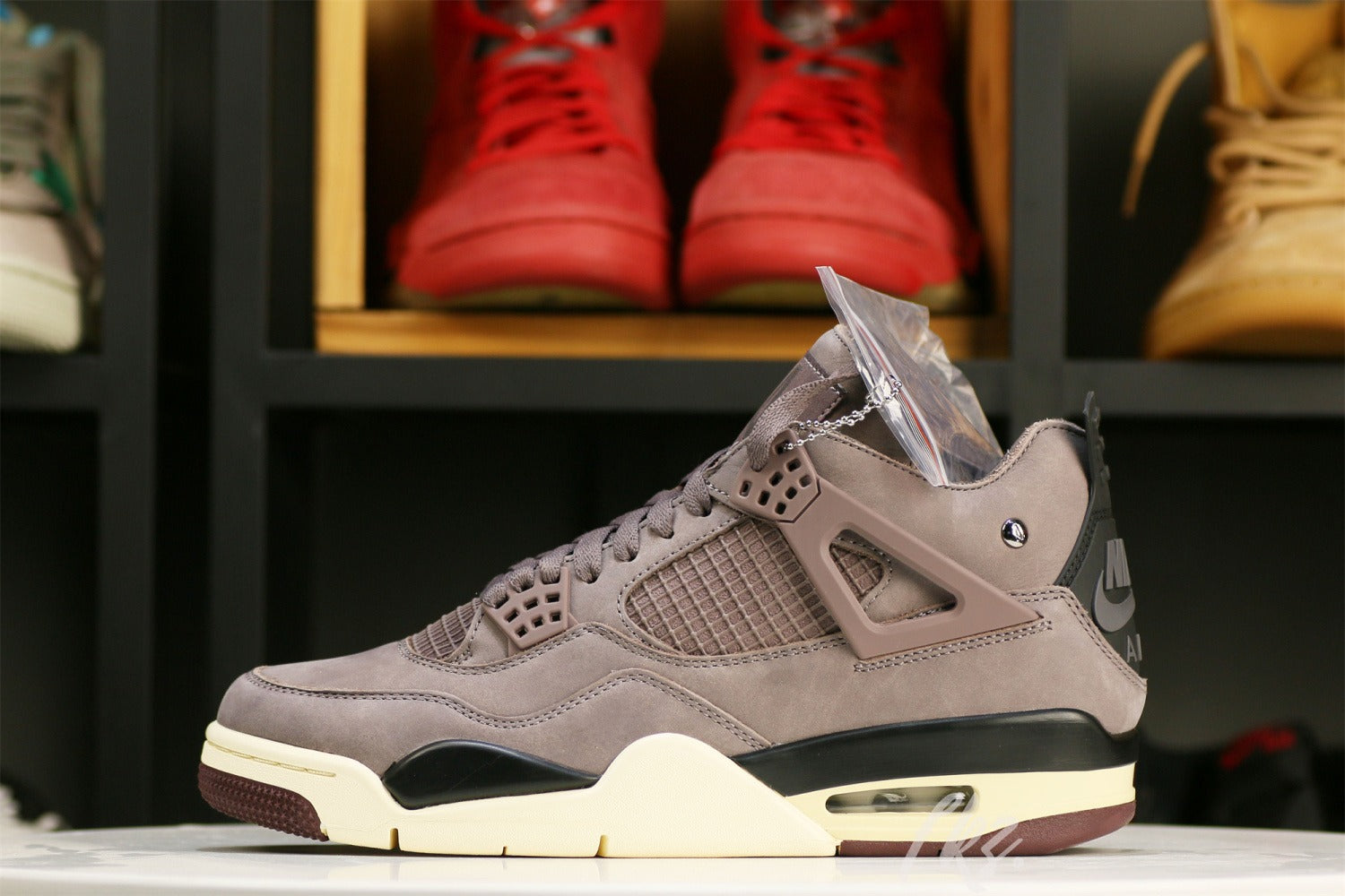 A Ma Maniére x Air Jordan 4 Retro 'Violet Ore' 2022 (UA)