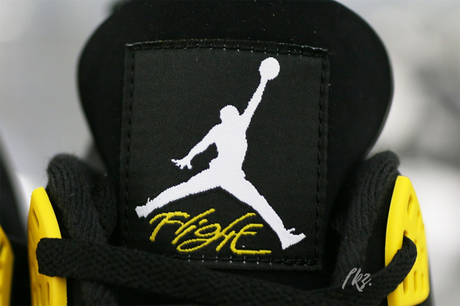 Air Jordan 4 Retro Thunder 2023 (UA)