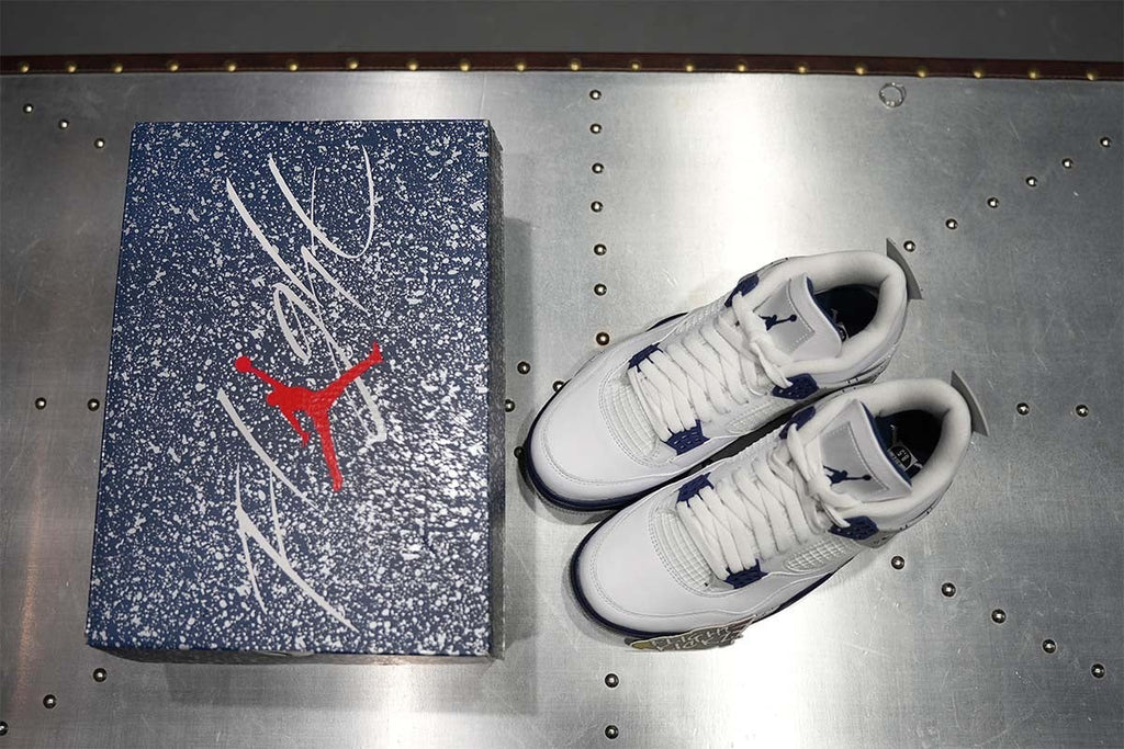Air Jordan Retro 4 'Midnight Navy' 2022 (UA)