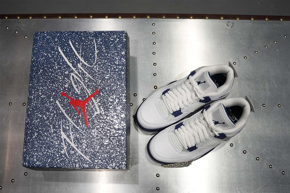 Air Jordan Retro 4 'Midnight Navy' 2022 (UA)