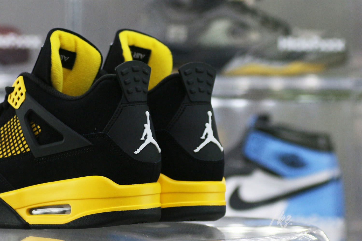 Air Jordan 4 Retro Thunder 2023 (UA)