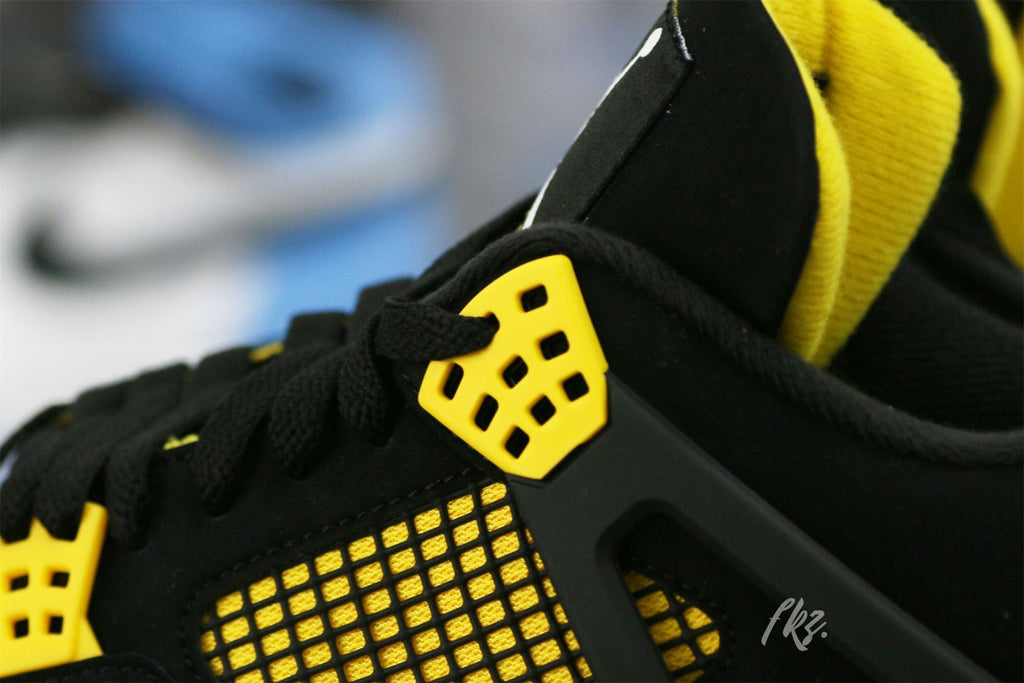 Air Jordan 4 Retro Thunder 2023 (UA)