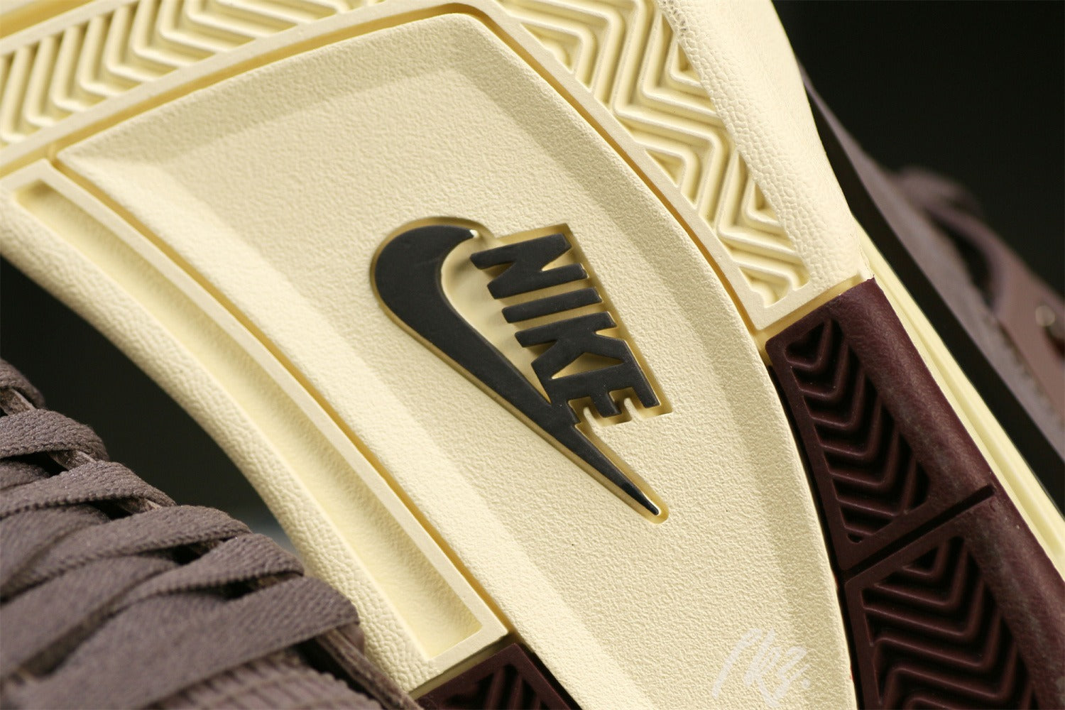 A Ma Maniére x Air Jordan 4 Retro 'Violet Ore' 2022 (UA)