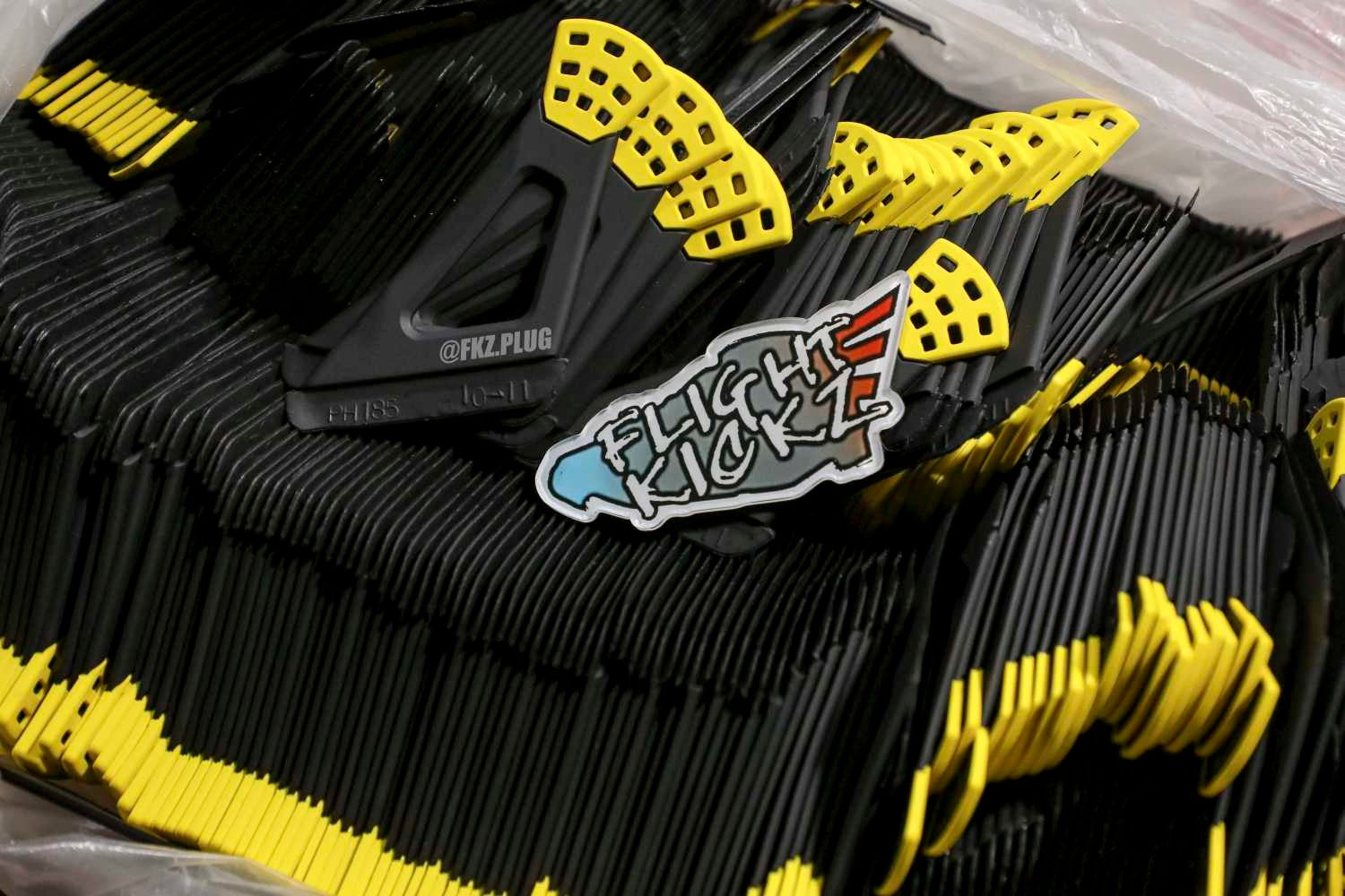 Air Jordan 4 Retro Thunder 2023 (UA)