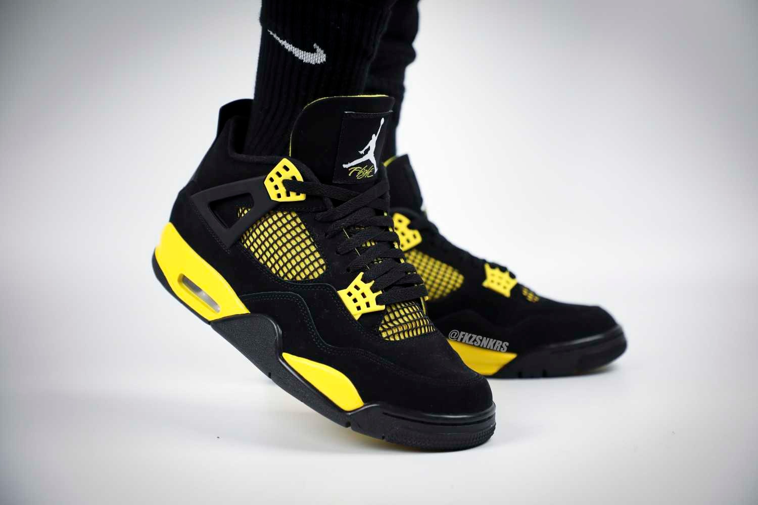 Air Jordan 4 Retro Thunder 2023 (UA)