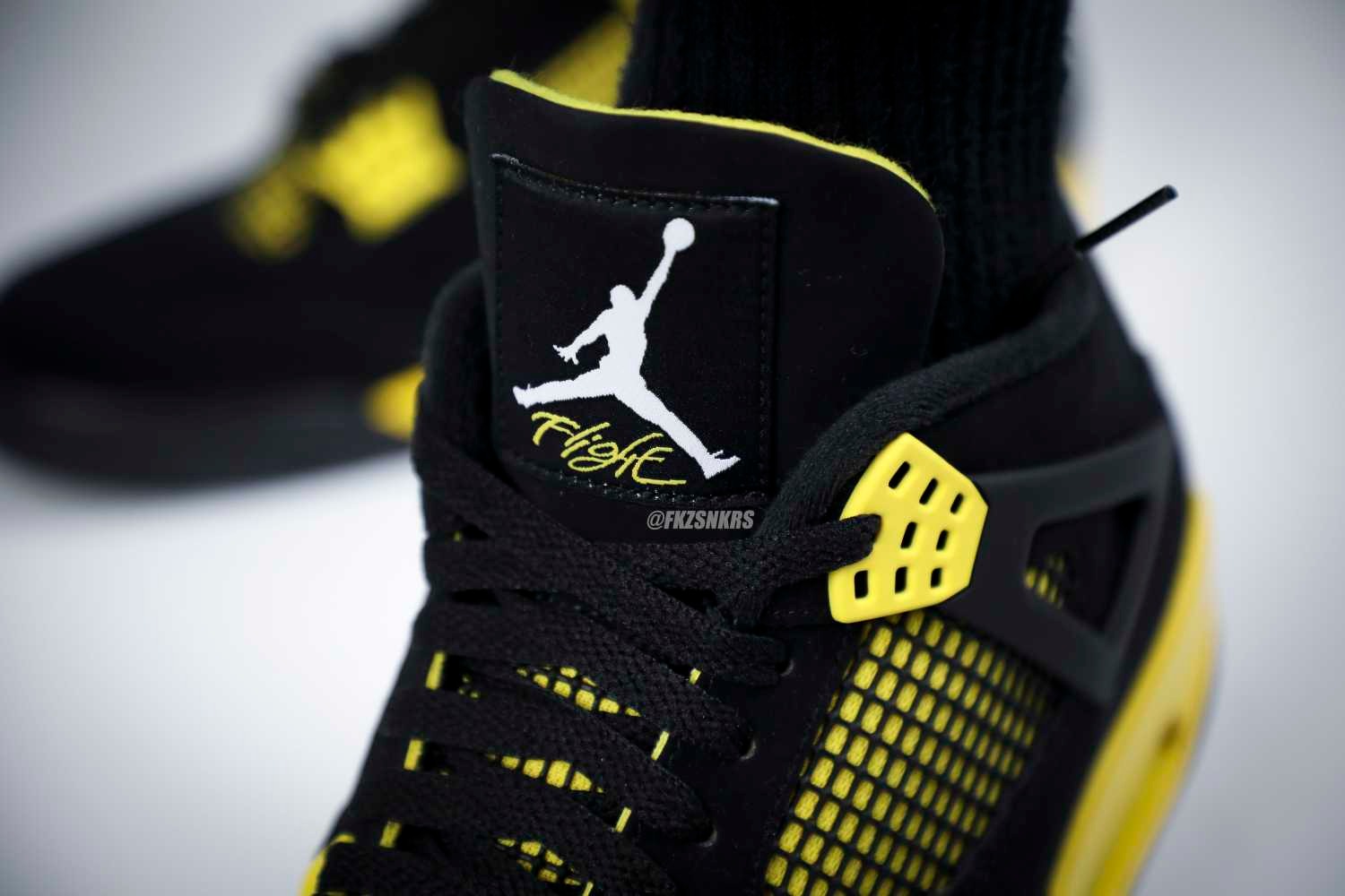 Air Jordan 4 Retro Thunder 2023 (UA)