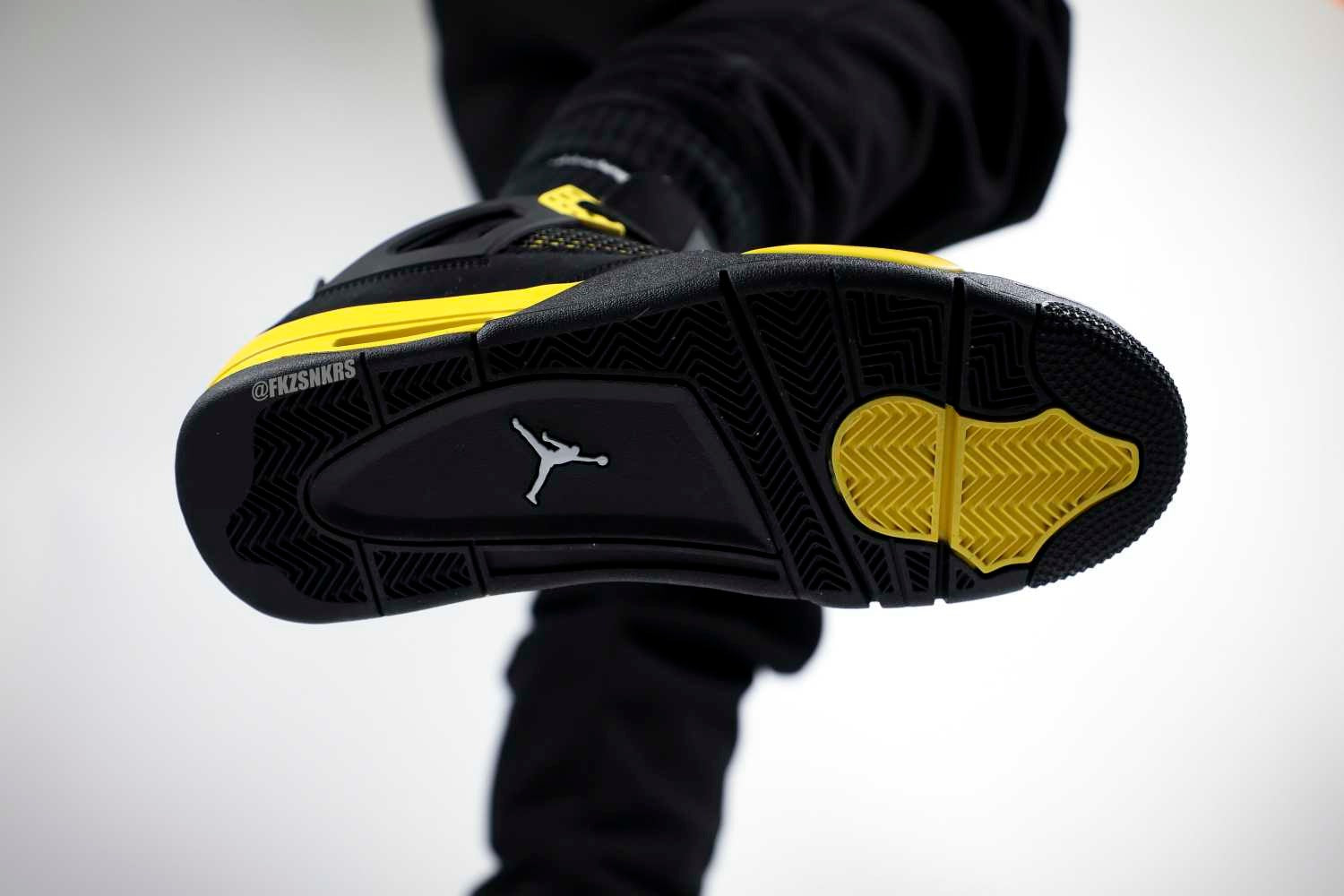 Air Jordan 4 Retro Thunder 2023 (UA)