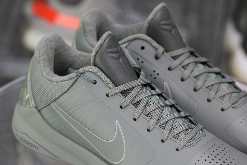 Nike Kobe 5 Black Mamba Collection Fade to Black (UA)