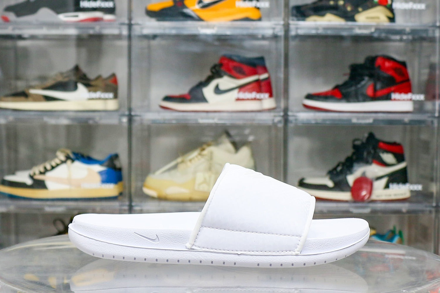 Chinelo Nike Kobe Offcourt Triple White  (UA)