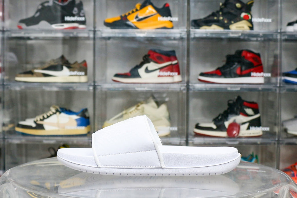 Chinelo Nike Kobe Offcourt Triple White  (UA)