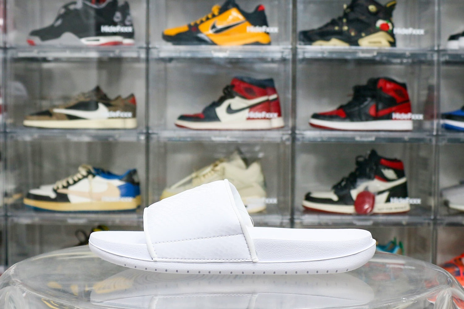 Chinelo Nike Kobe Offcourt Triple White  (UA)